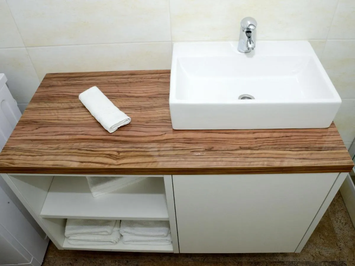 Refreshing Apartment In Ljubac With Shared Garden