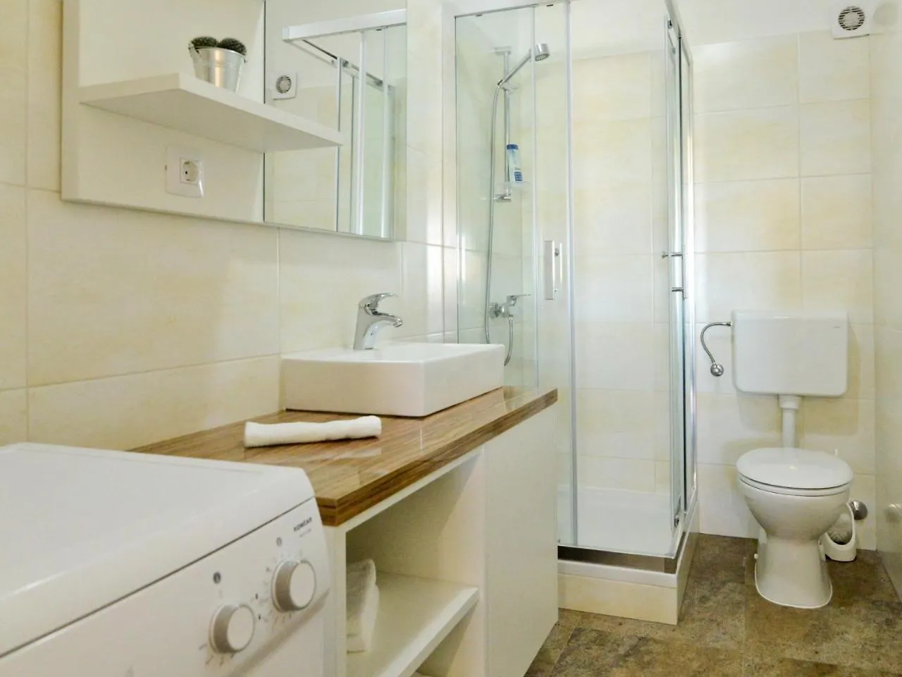 Refreshing Apartment In Ljubac With Shared Garden Croatia